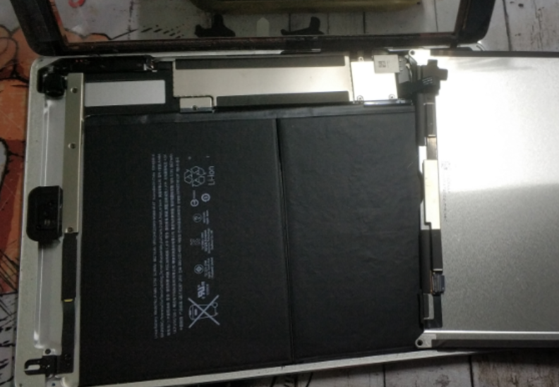 天河区iPad Air换电池维修点分析iPad Air换电池图文教程分享